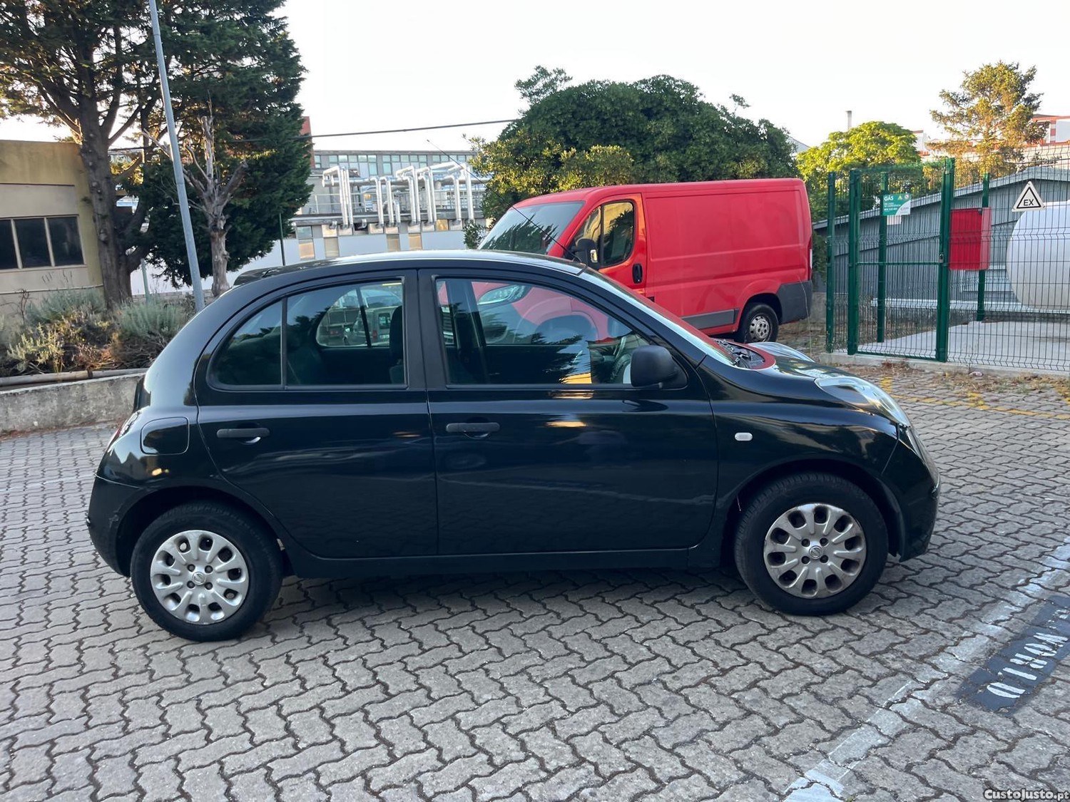 Nissan Micra Confort — fotografia 11