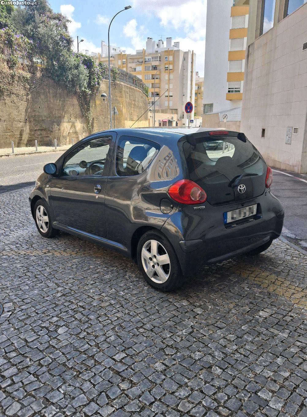 Toyota Aygo 1.0 V-vti+AC 2008 — fotografia 10