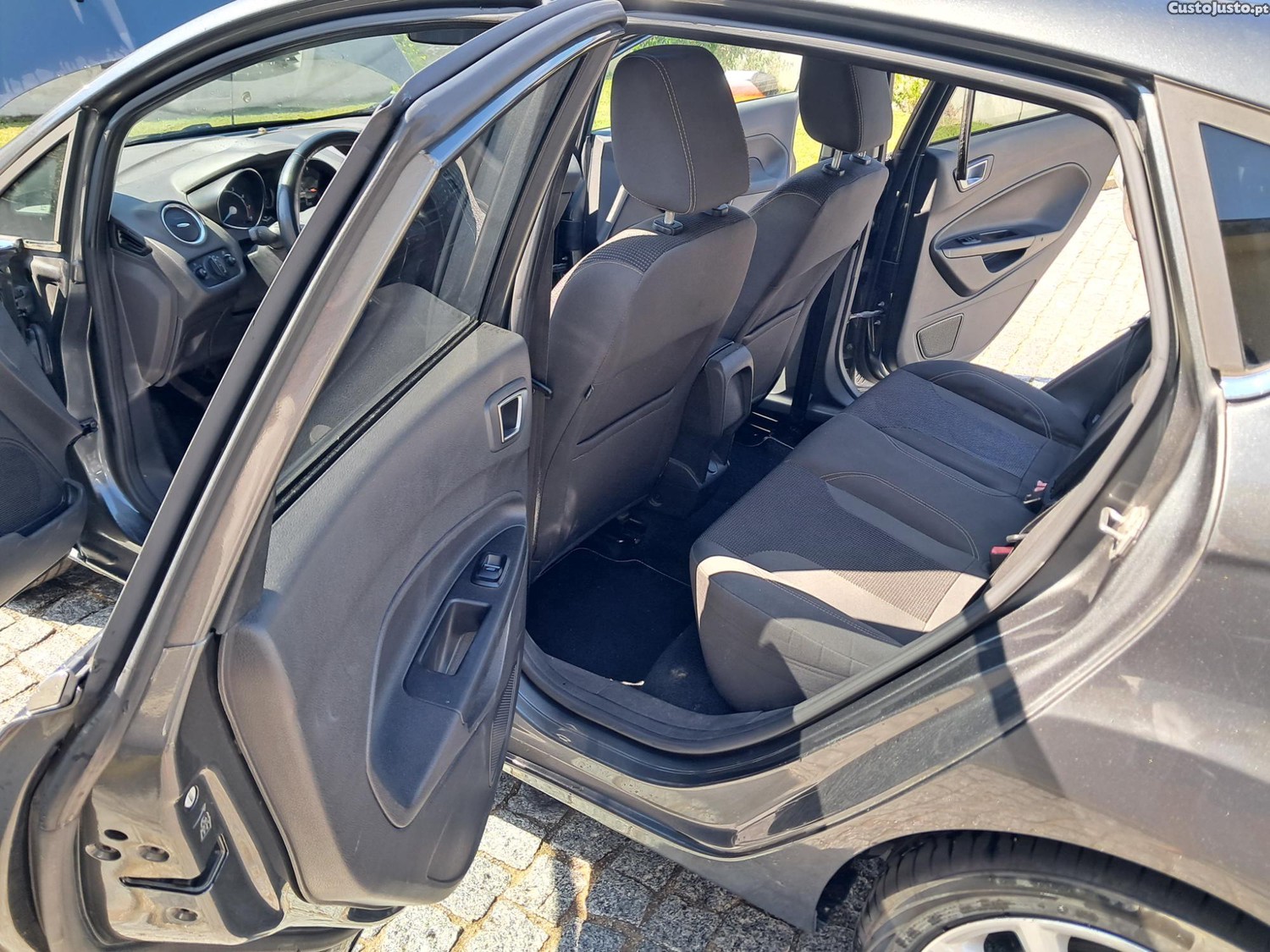 Ford Fiesta 1.0 Ecoboost - Pack Titanium — fotografia 4