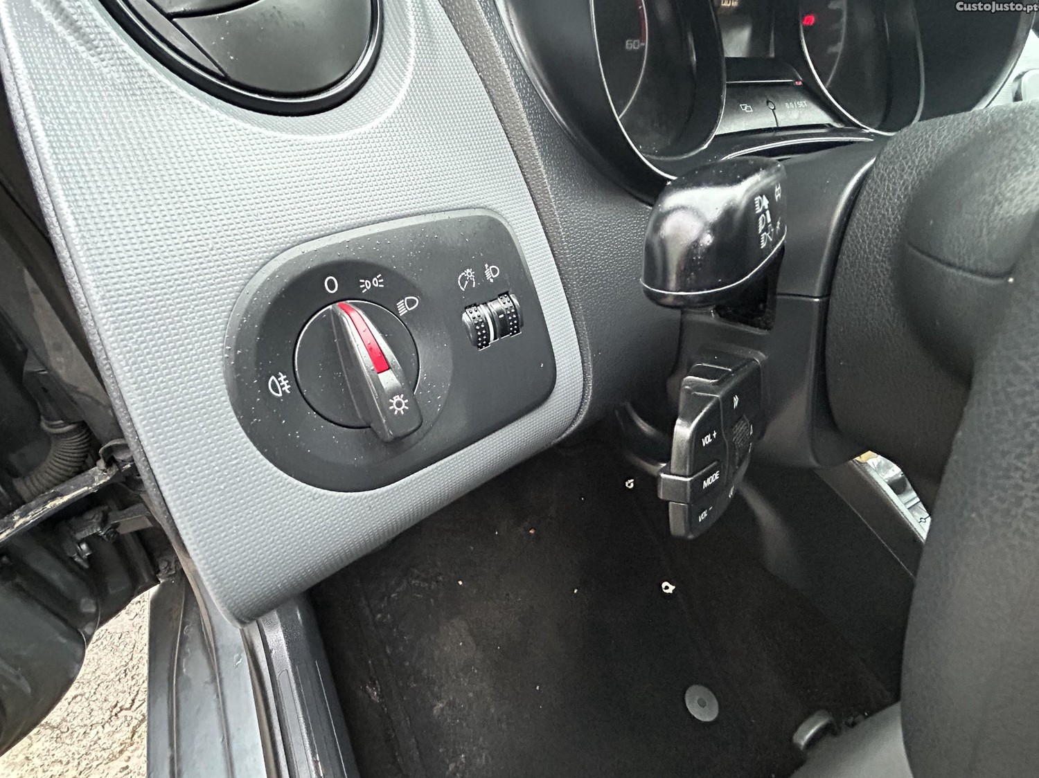 SEAT Ibiza 1.2 Tdi — fotografia 7