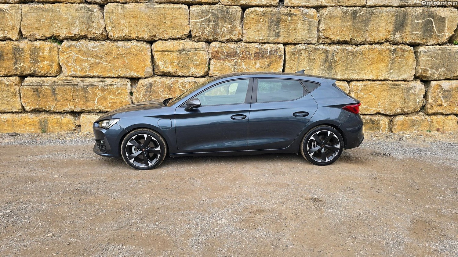 CUPRA Leon 1.4 e-Hybrid DSG — fotografia 28