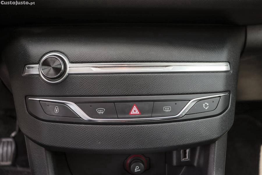Peugeot 308 1.5 BlueHDi Style — fotografia 7