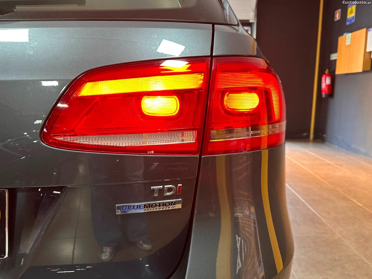 Volkswagen Passat Variant 1.6 TDI BlueMotion | 105 cv — fotografia 9