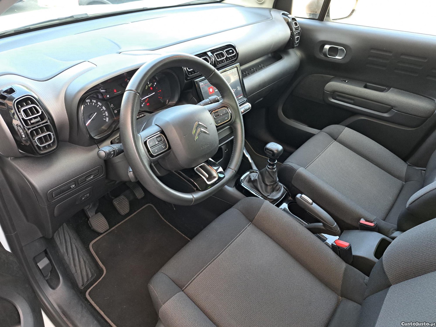 Citroën C3 Aircross 1.2 C-Séries 110 CV — fotografia 5