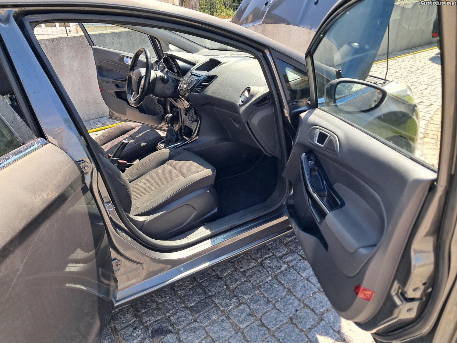 Ford Fiesta 1.0 Ecoboost - Pack Titanium — fotografia 5