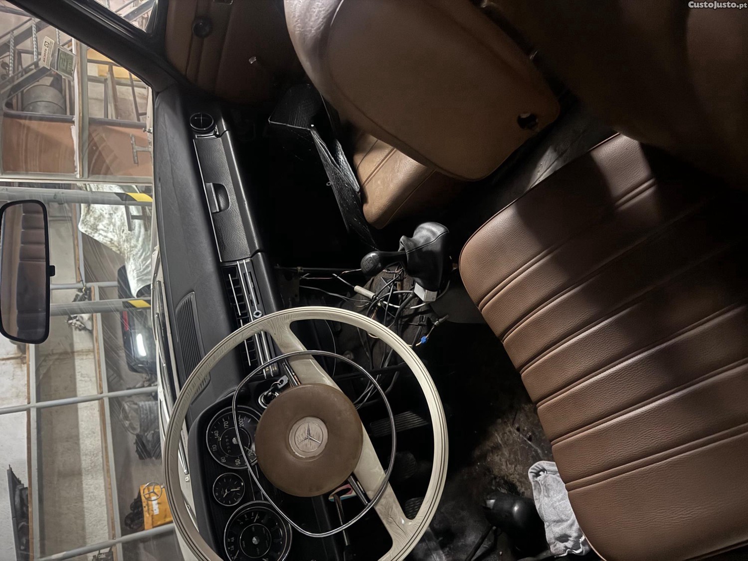 Mercedes-Benz 230 W115 — fotografia 4
