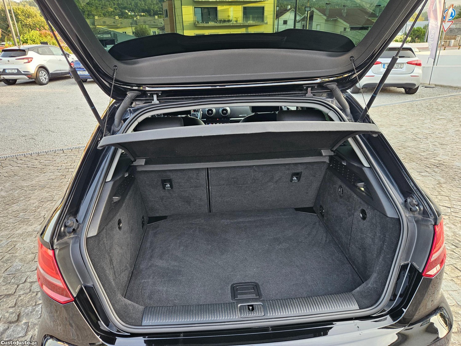 Audi A3 SPORTBACK 1.6 TDI S LINE — fotografia 2