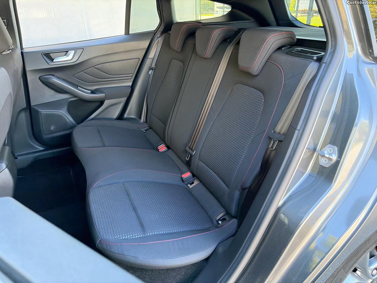 Ford Focus SW 1.0 ECOBOOST ST-LINE NACIONAL 1 ÚNICO DONO 125 CV 89,000 KMS — fotografia 7