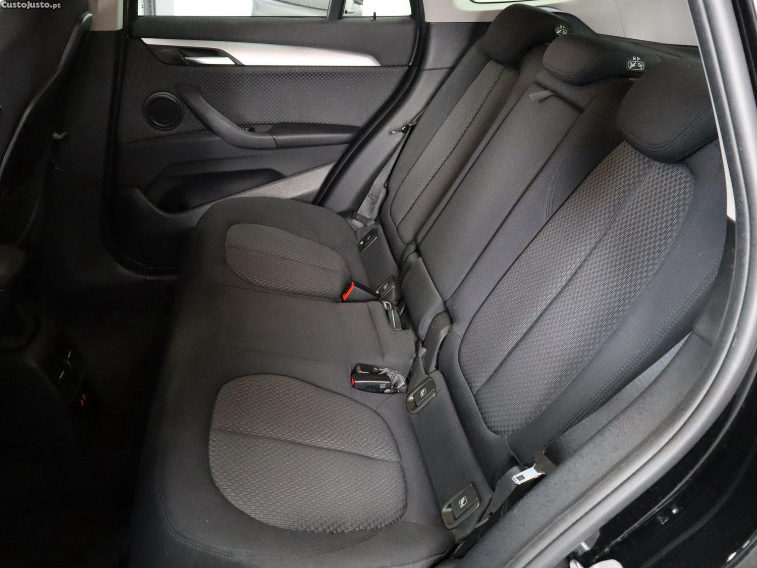 BMW X1 25 e xDrive — fotografia 11