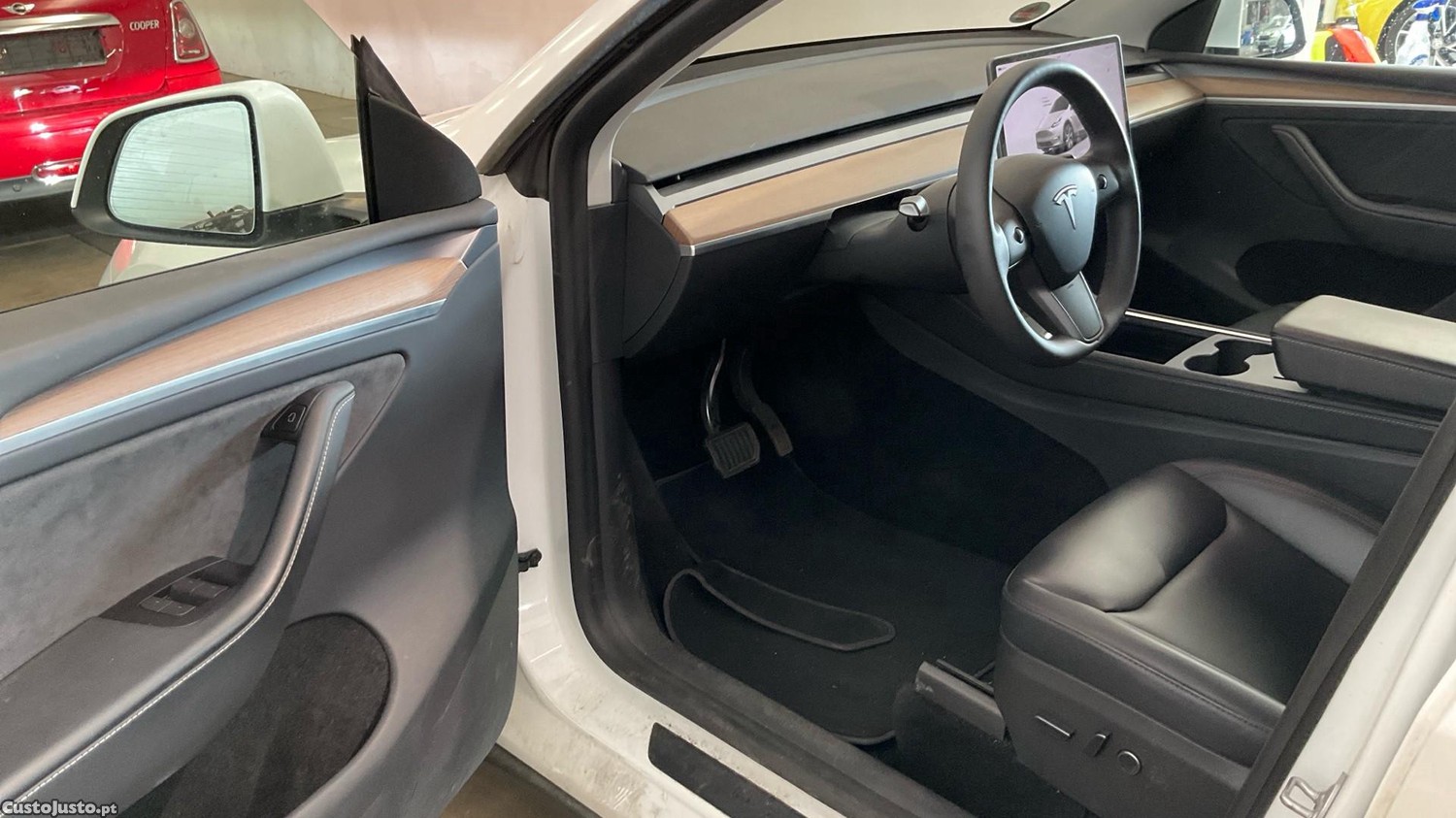 Tesla Model Y Long Range Dual Motor AWD — fotografia 5