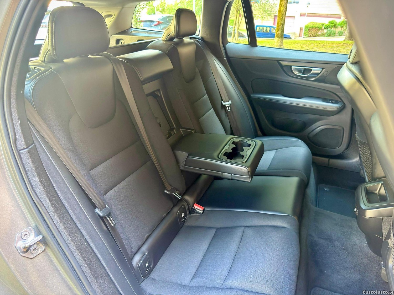 Volvo V60 2.0 D3 — fotografia 4