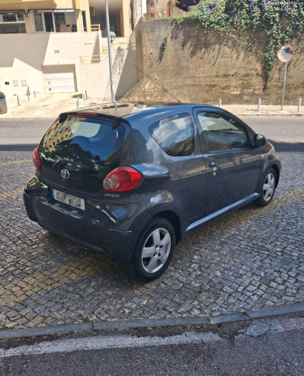 Toyota Aygo 1.0 V-vti+AC 2008 — fotografia 8