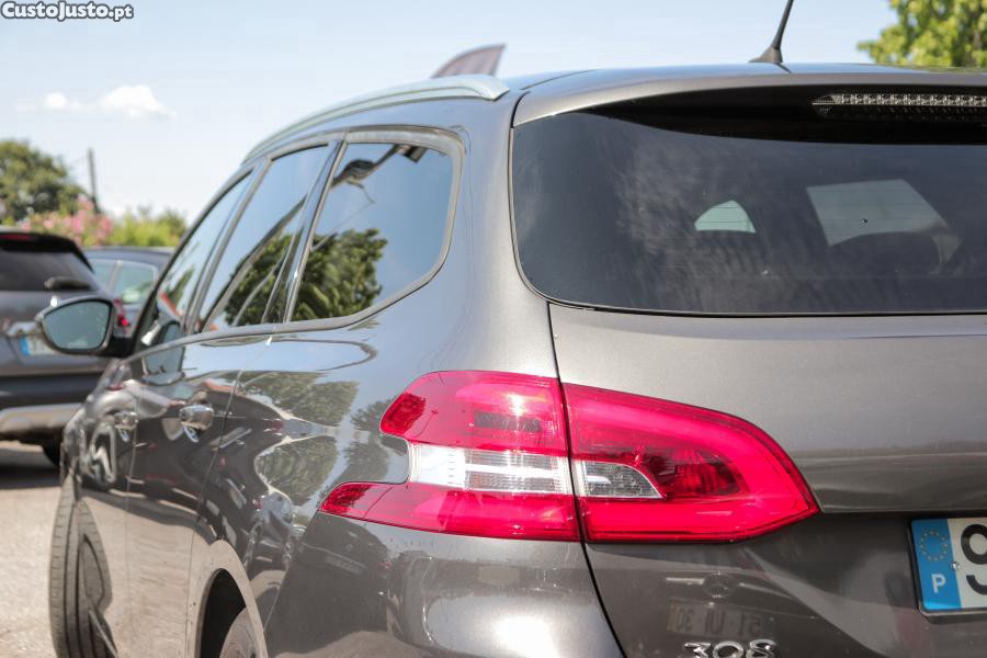 Peugeot 308 1.5 BlueHDi Style — fotografia 13