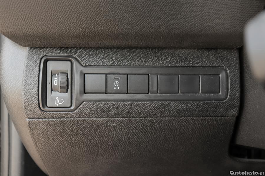 Peugeot 308 1.5 BlueHDi Style — fotografia 3