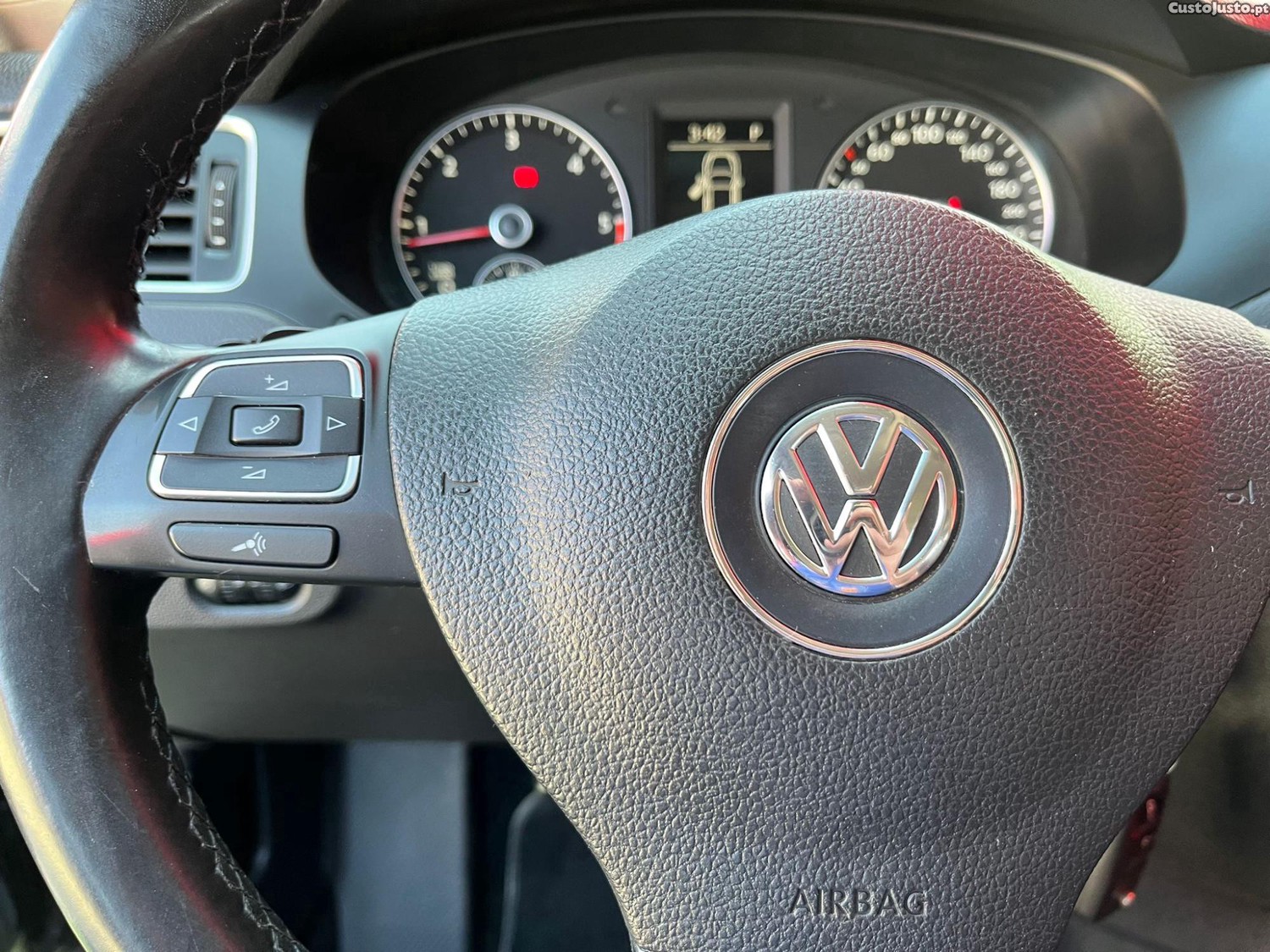 Volkswagen Jetta 1.6 TDI — fotografia 6