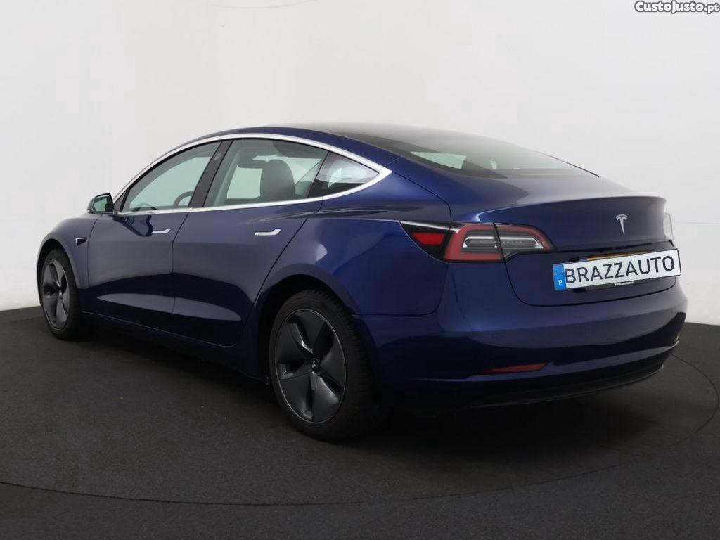 Tesla Model 3 Long-Range RWD — fotografia 15
