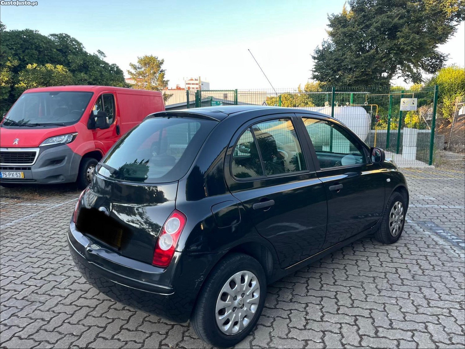 Nissan Micra Confort — fotografia 15