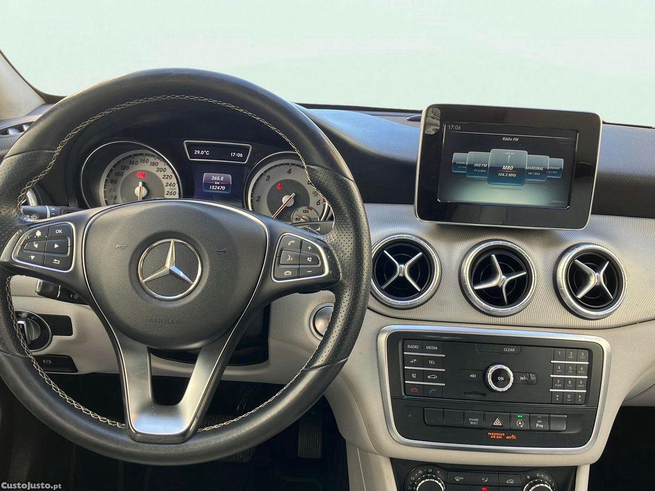 Mercedes-Benz CLA 220 d Shooting Brake Urban Aut. — fotografia 7