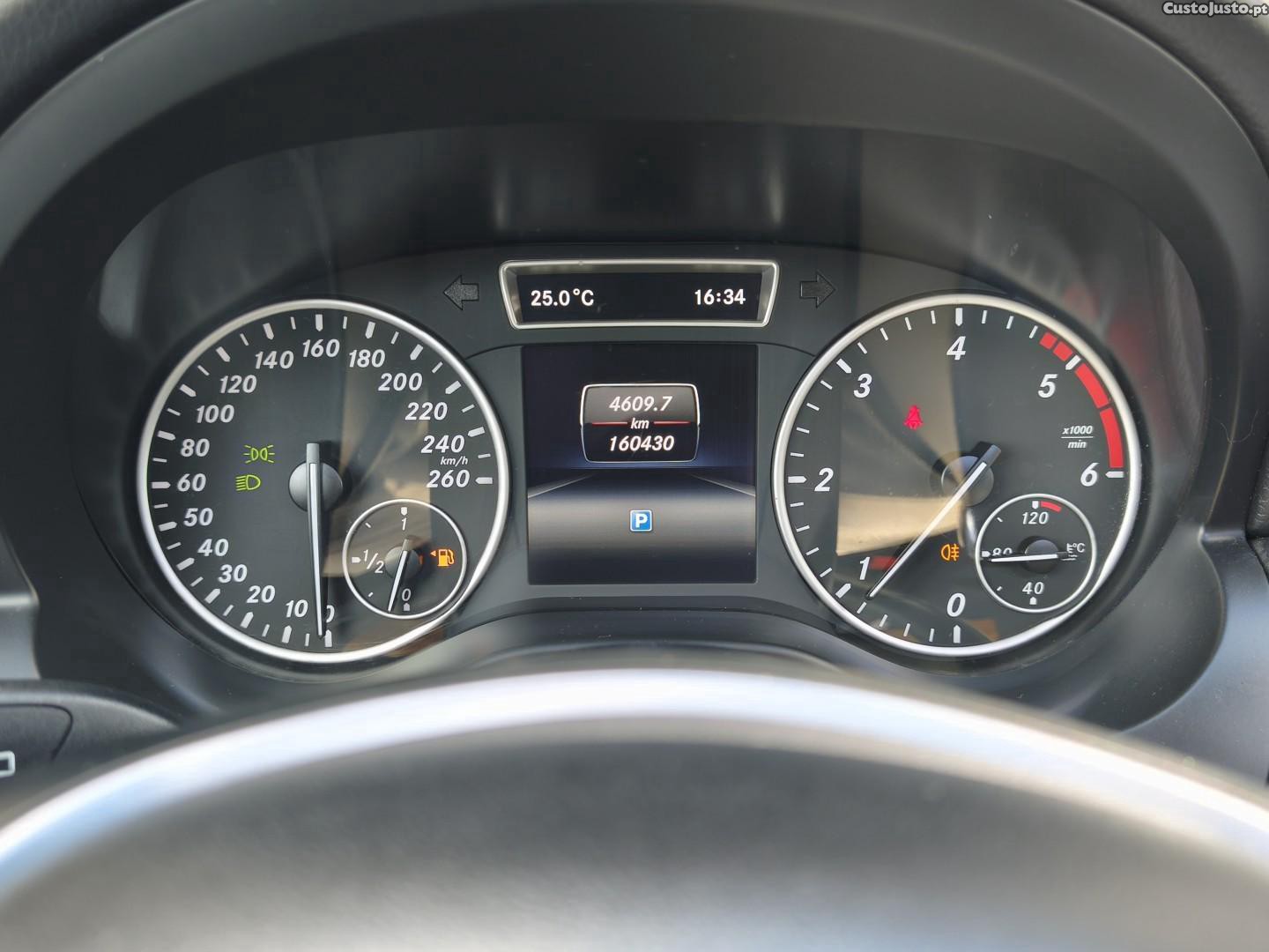 Mercedes-Benz A 180 CDi BlueEfficiency — fotografia 9