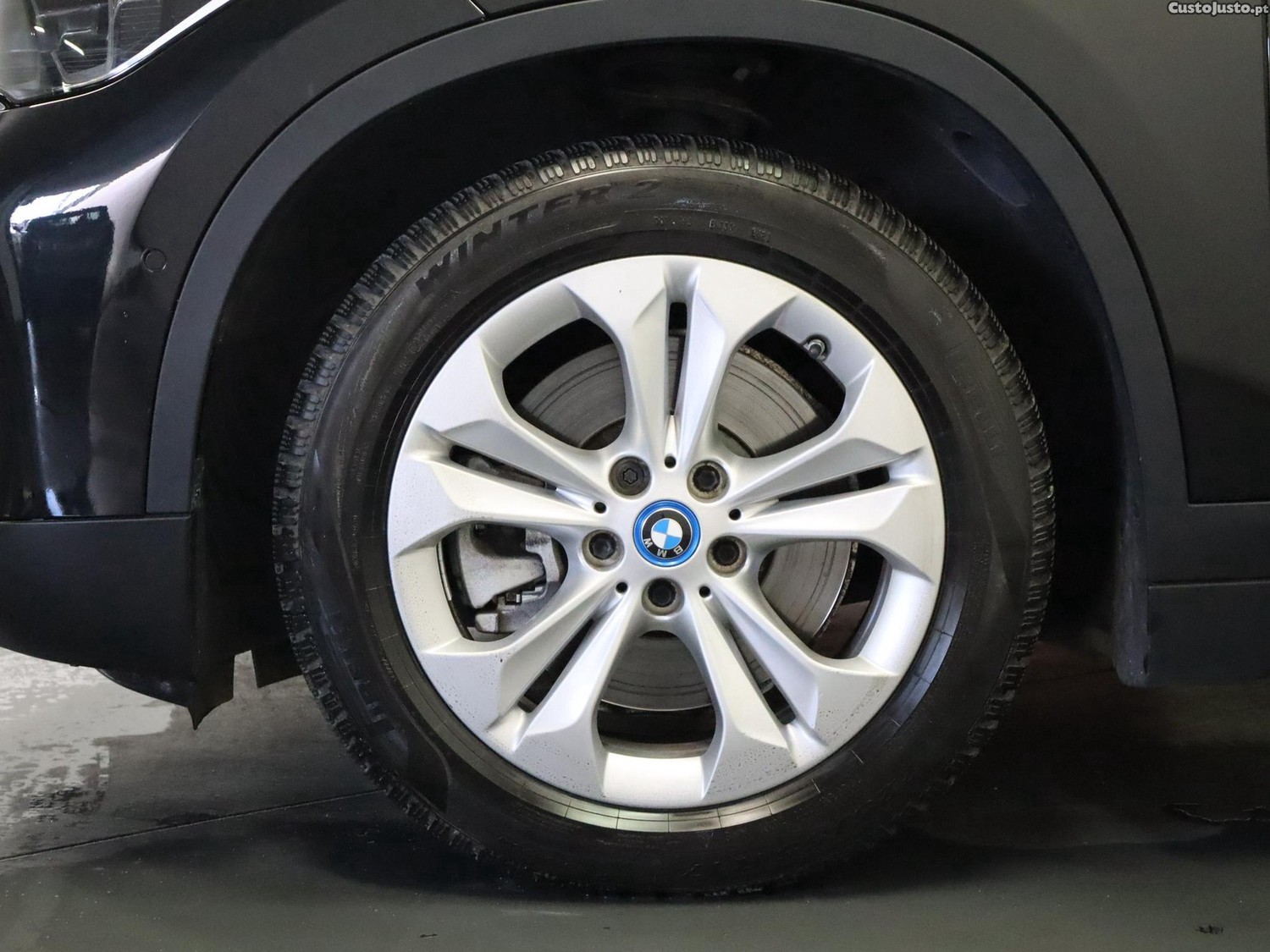 BMW X1 25 e xDrive — fotografia 16