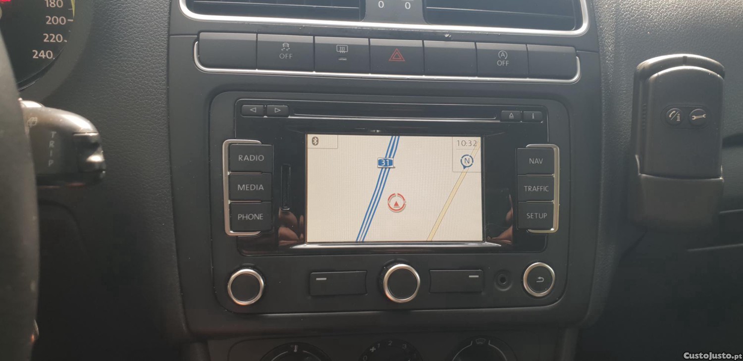 Volkswagen Polo 1.2 TDI bluemotion — fotografia 8