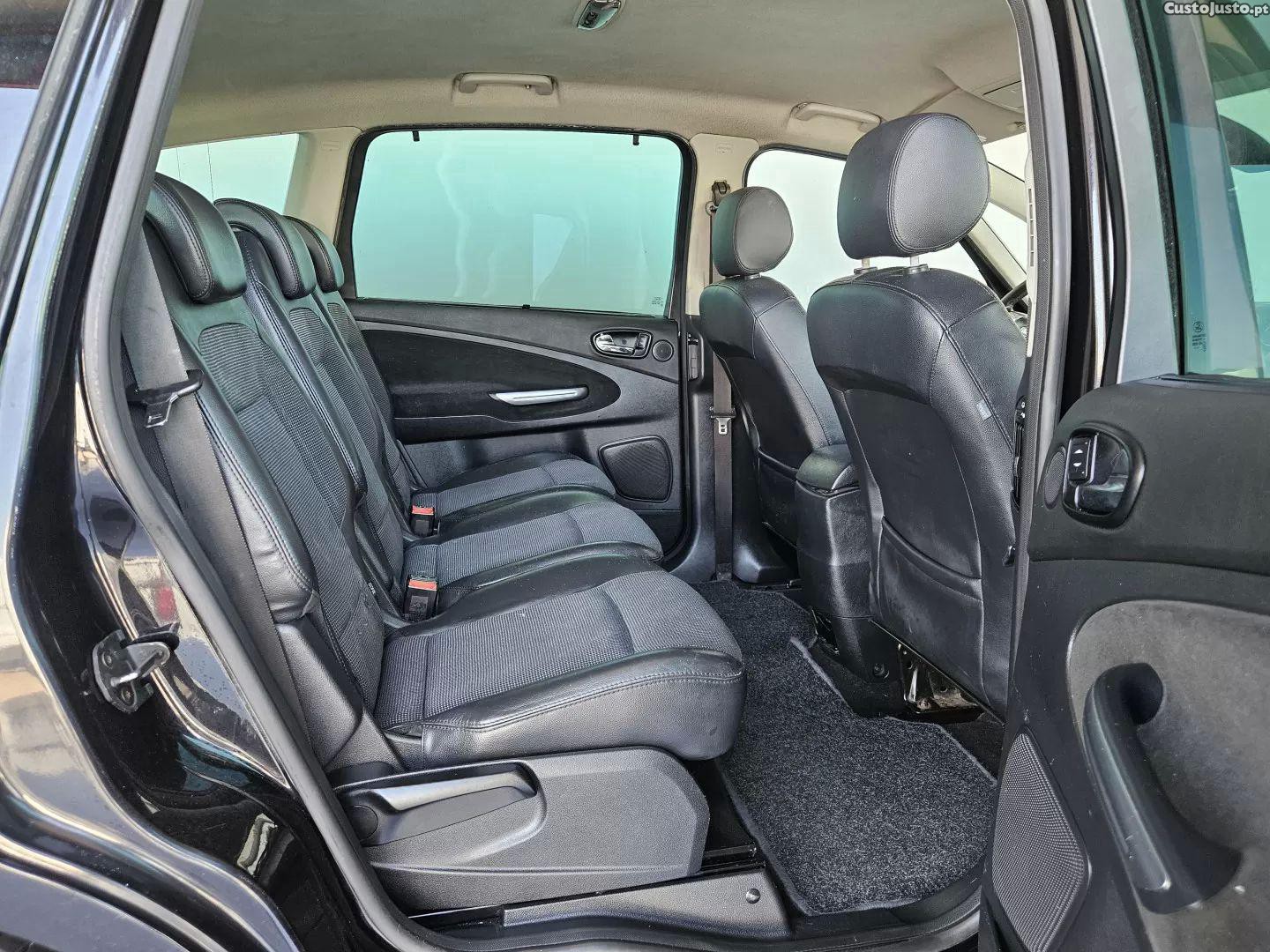 Ford S-Max 7 lugares — fotografia 2