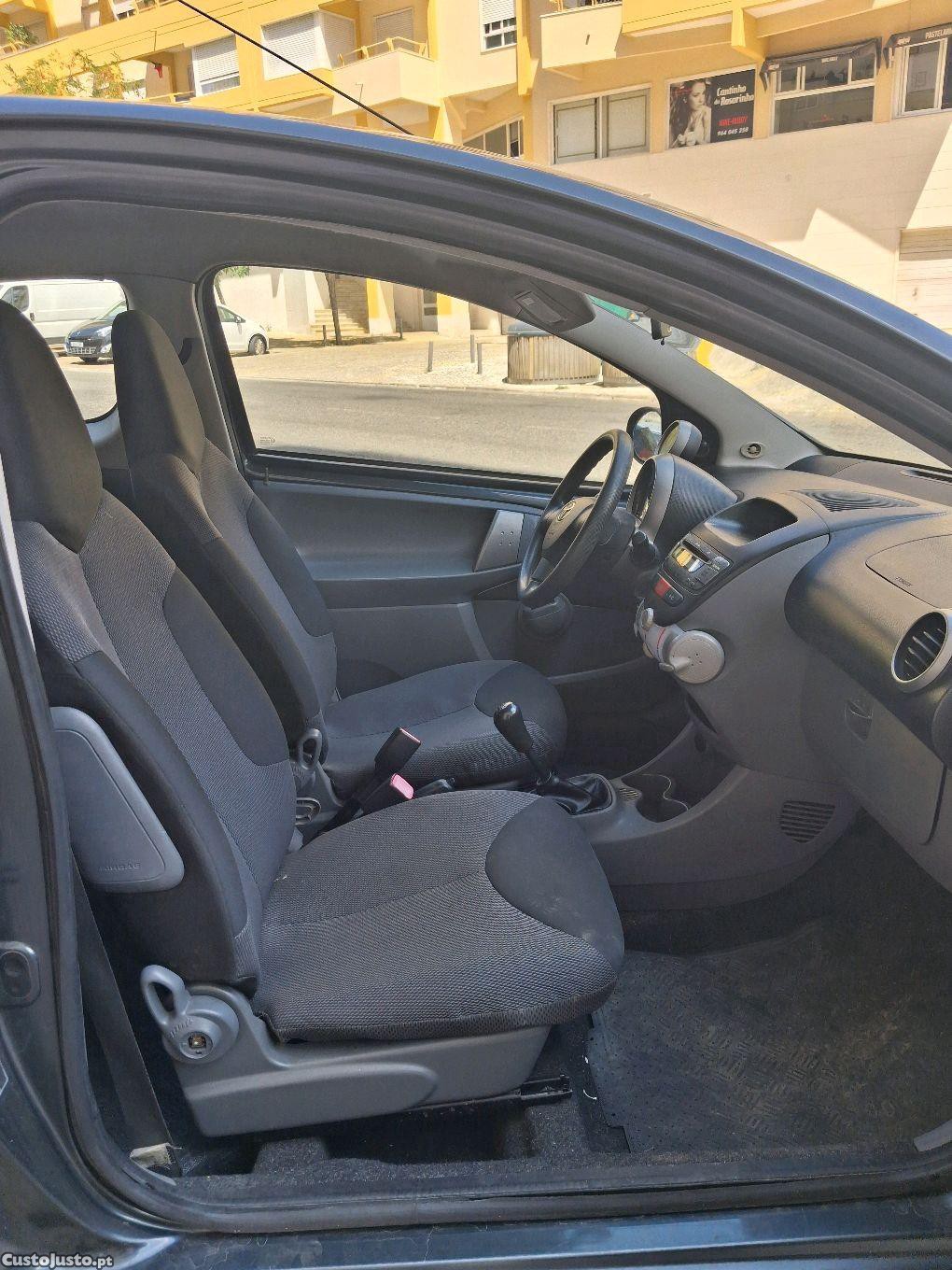 Toyota Aygo 1.0 V-vti+AC 2008 — fotografia 5