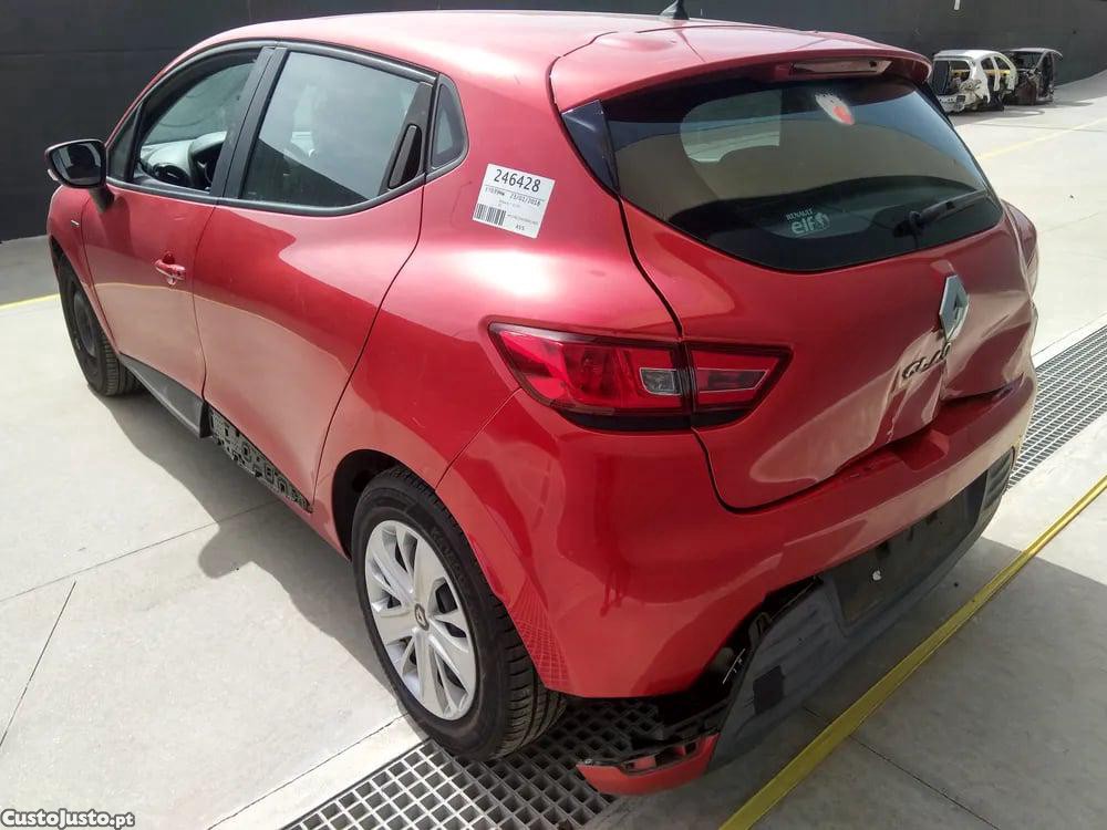 Renault Clio 0.9 TCe 90 (BHNF, BHMA, BHMH, BHJK, BHJR) (66 kW / 90 cv) [11.2012 - 08.2021] — photo 3