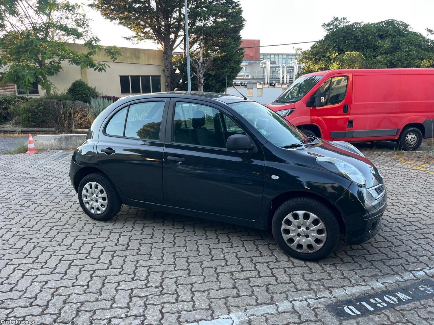 Nissan Micra Confort — fotografia 16