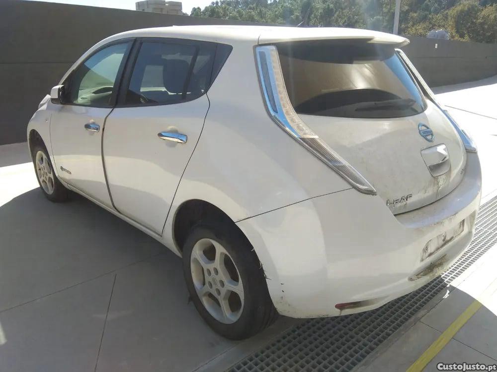 Nissan Leaf Electric (80 kW / 109 cv) [11.2010 - 12.2017] - 16 — photo 4