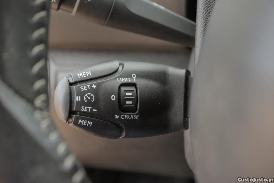 Peugeot 308 1.5 BlueHDi Style — fotografia 2