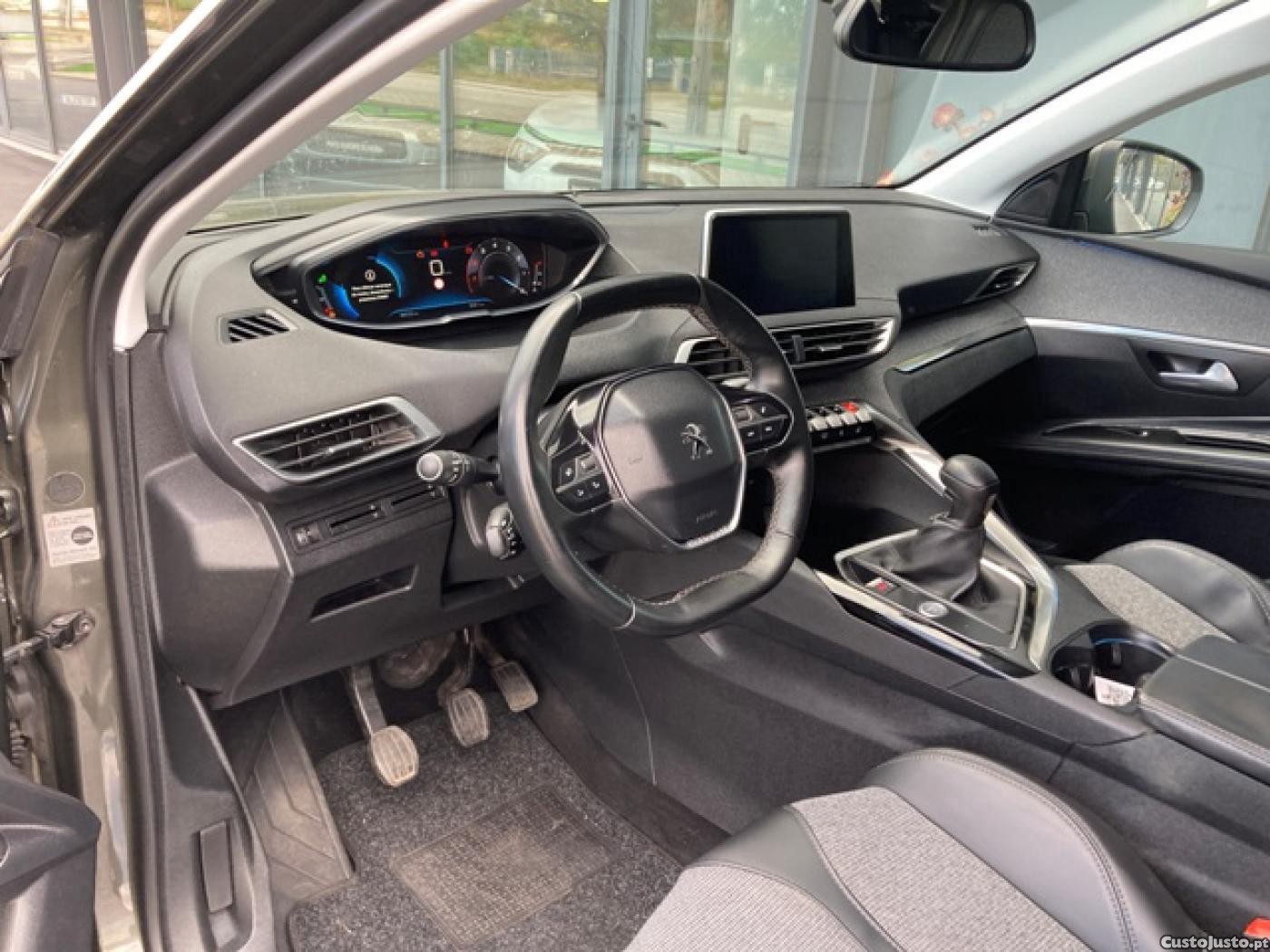Peugeot 3008 1.2 PureTech Active — fotografia 18