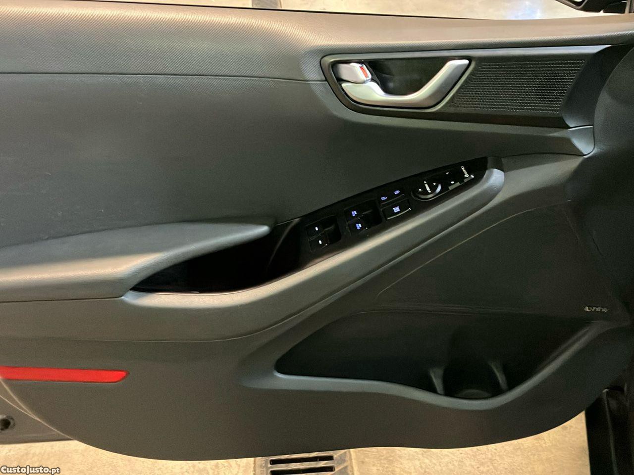 Hyundai IONIQ 28kWh Eletric Tech — fotografia 4