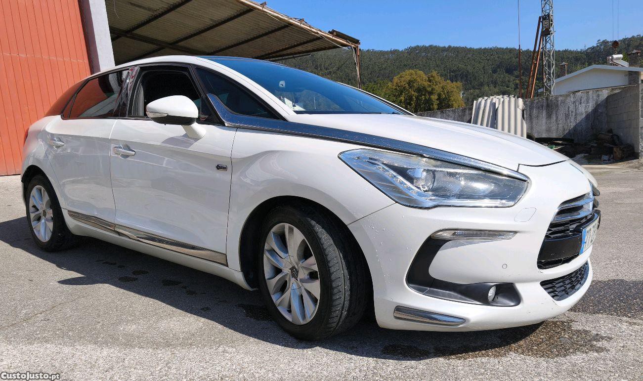 Citroën DS5 2.0 HDi 200cv Hybrid — photo 2