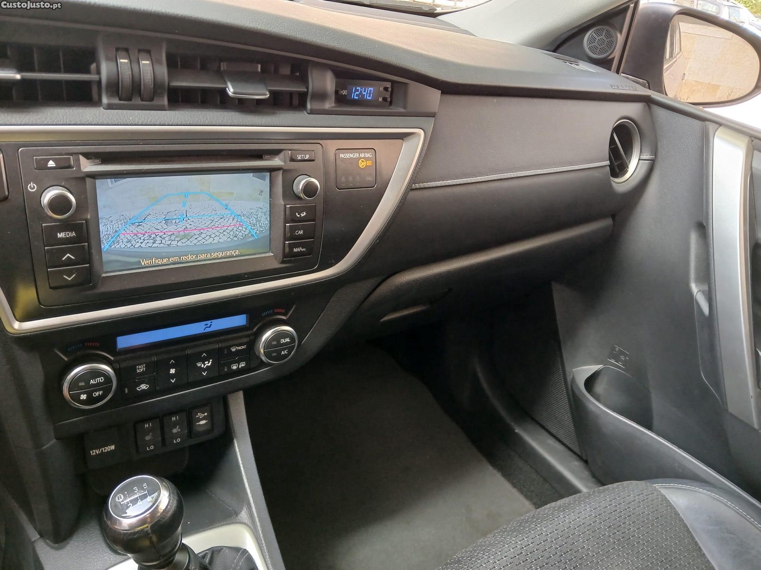 Toyota Auris TOURING SPORTS — fotografia 2
