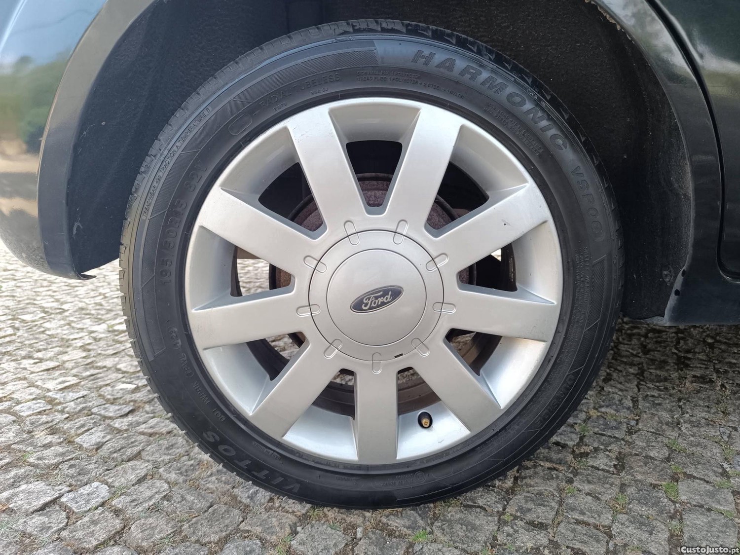Ford Fiesta 1.25c/ revisão — fotografia 2
