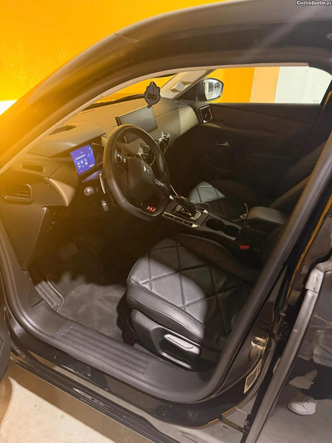 DS 3 Crossback 3 CROSSBACK PureTech 155 Aut. PERFORMANCE LINE + — fotografia 5