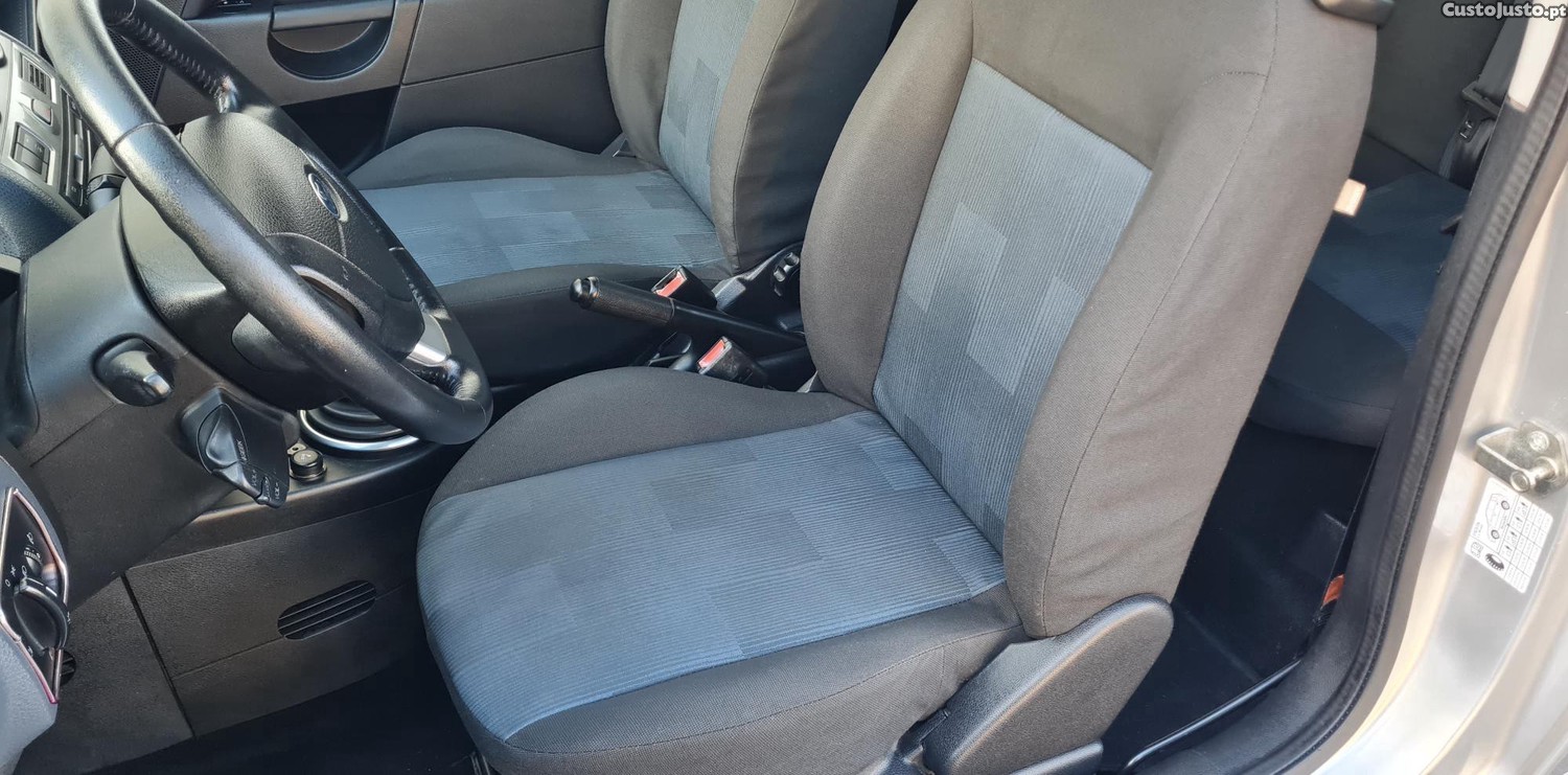 Ford Fiesta 1.4 Diesel, 5 Lugares, Estimado — fotografia 4
