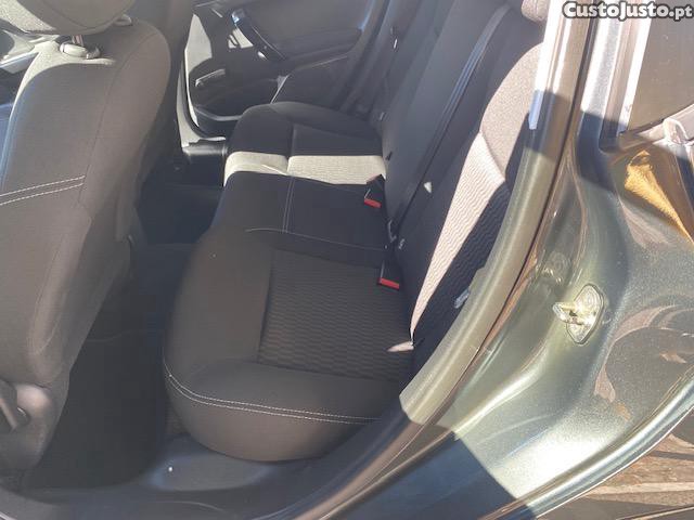 Peugeot 208 1.2 Puretech Style — fotografia 8