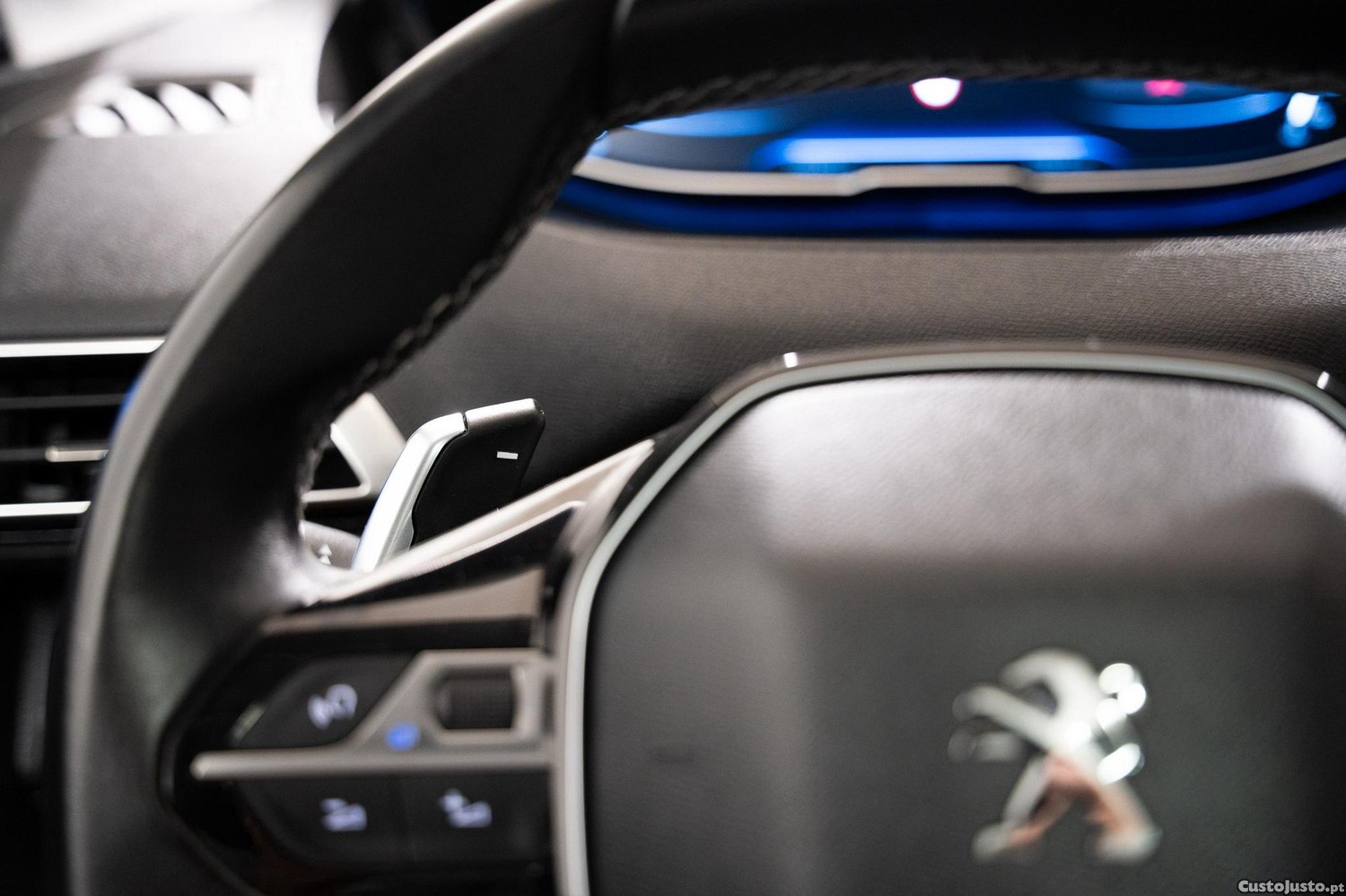 Peugeot 5008 1.2 PureTech Allure EAT8 — fotografia 18