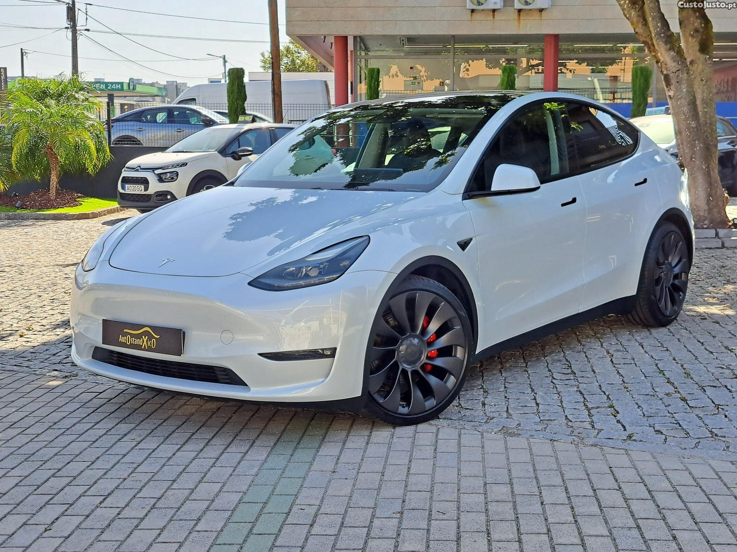 Tesla Model Y Performance Dual Motor — fotografia 5