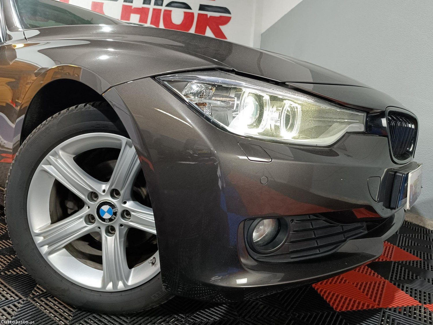 BMW 318 d Touring Line Luxury — fotografia 12