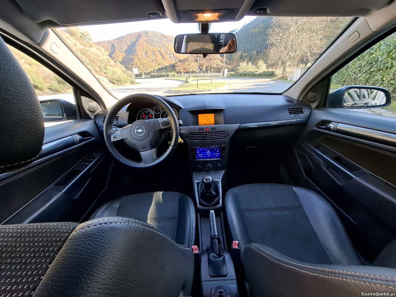 Opel Astra 1.9 CDTI — fotografia 3