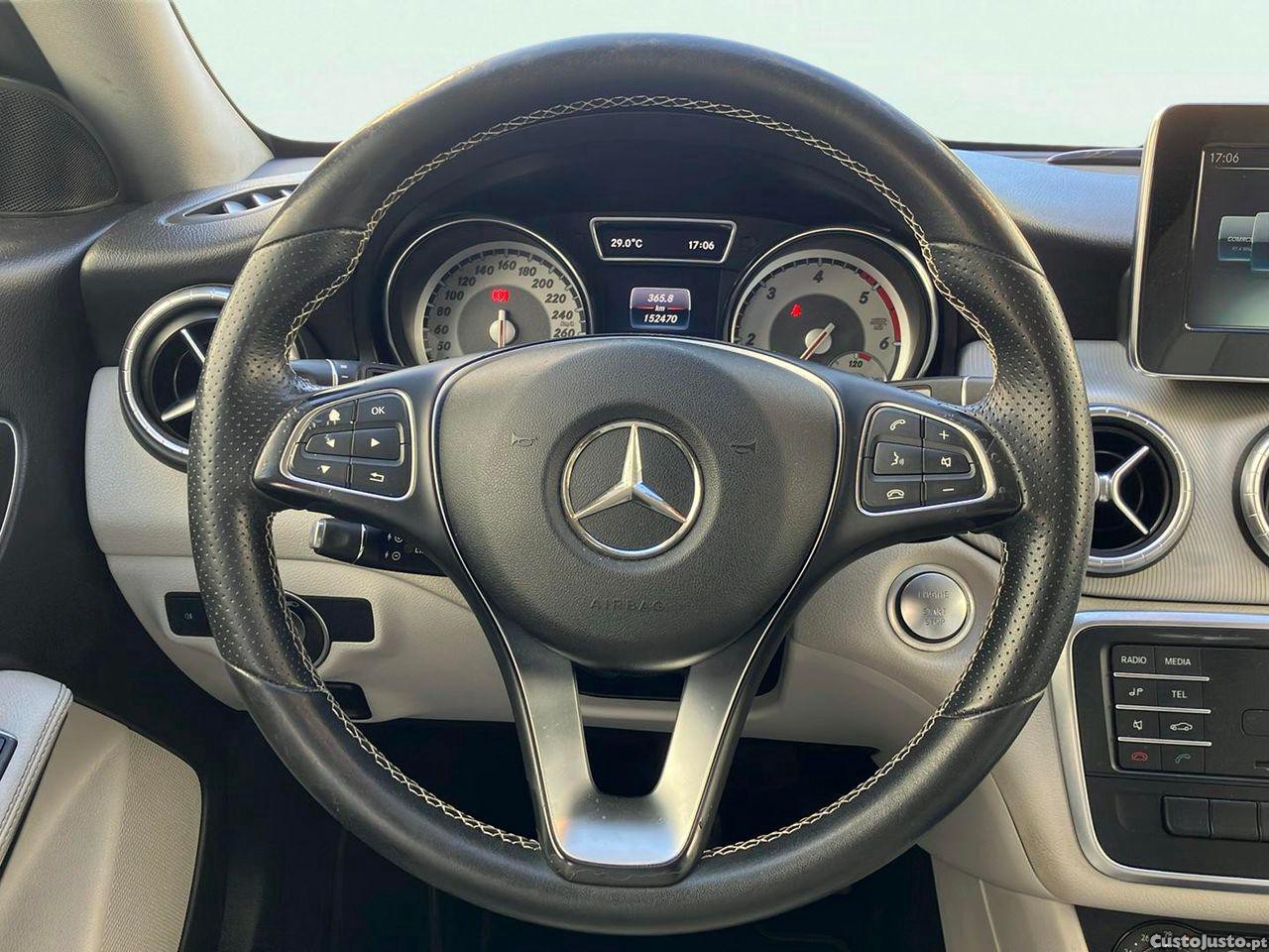 Mercedes-Benz CLA 220 d Shooting Brake Urban Aut. — fotografia 8