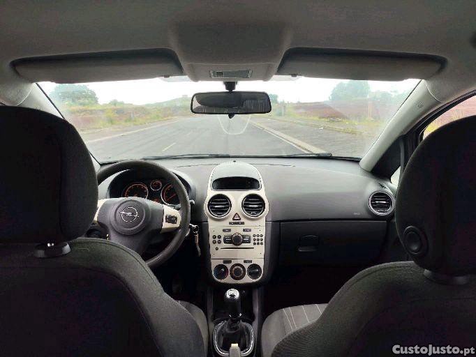 Opel Corsa 1.2 — fotografia 4