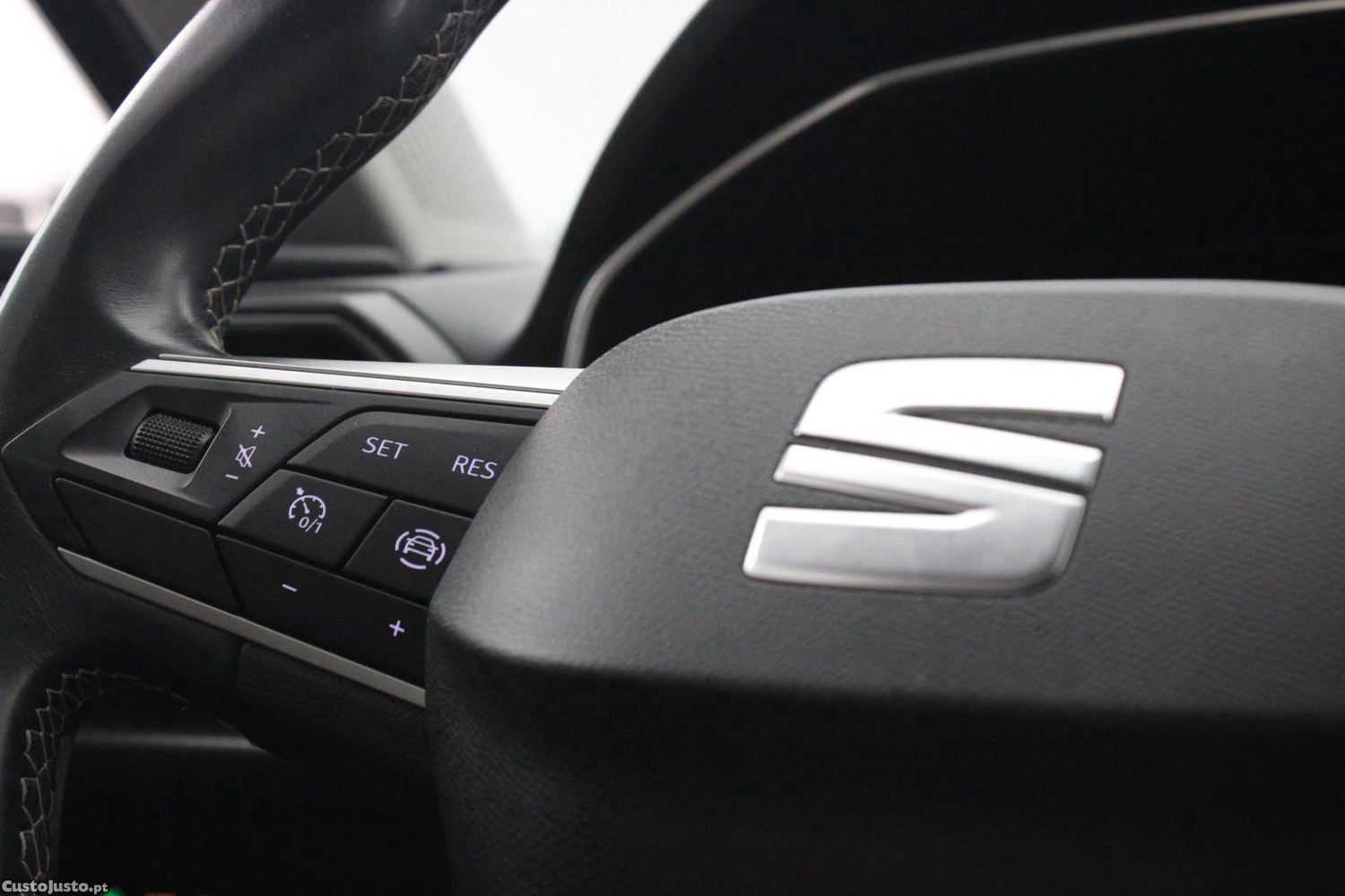 SEAT Leon 2.0TDI — fotografia 24