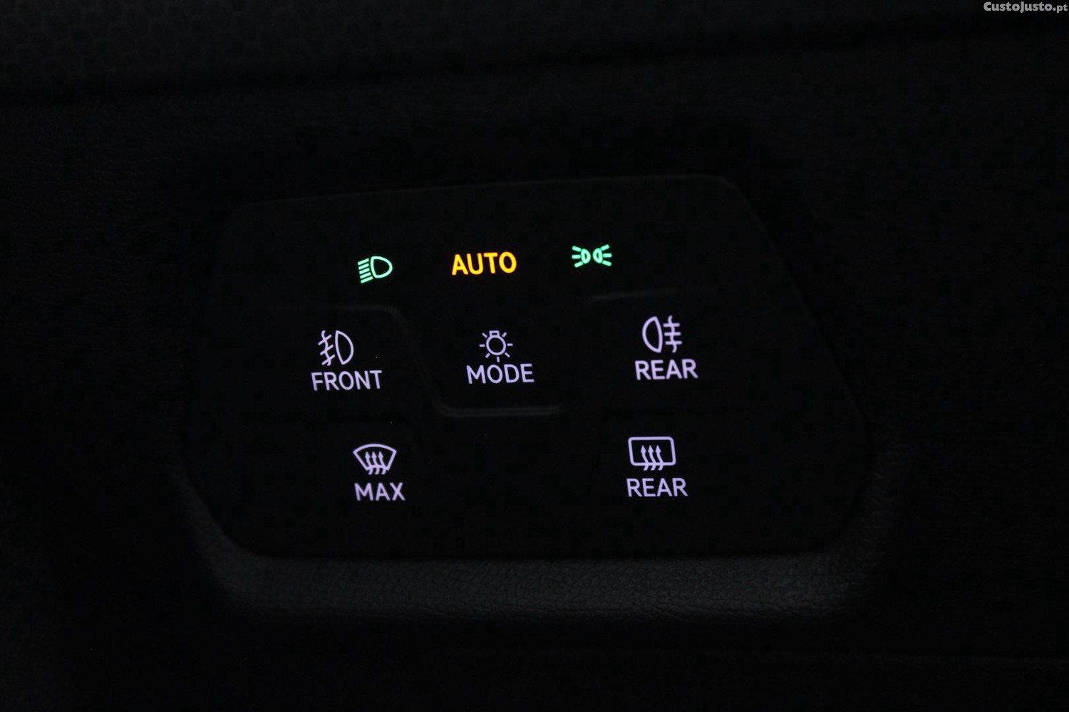 SEAT Leon 2.0TDI — fotografia 11