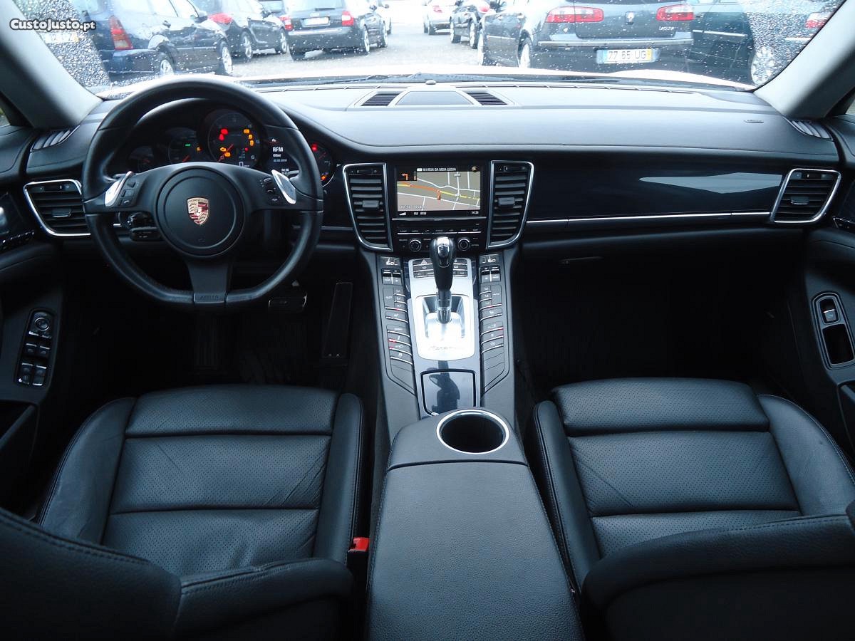 Porsche Panamera Black Night — fotografia 4