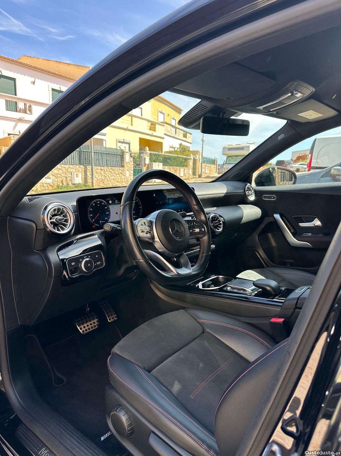 Mercedes-Benz A 250 A250e Limousine AMG Line Plug-in Hybrid — fotografia 4