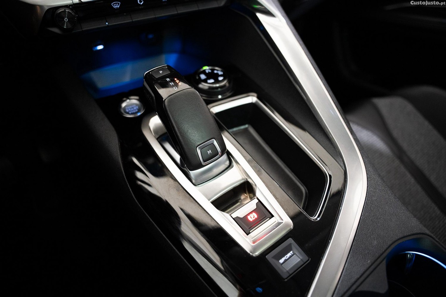 Peugeot 5008 1.2 PureTech Allure EAT8 — fotografia 7